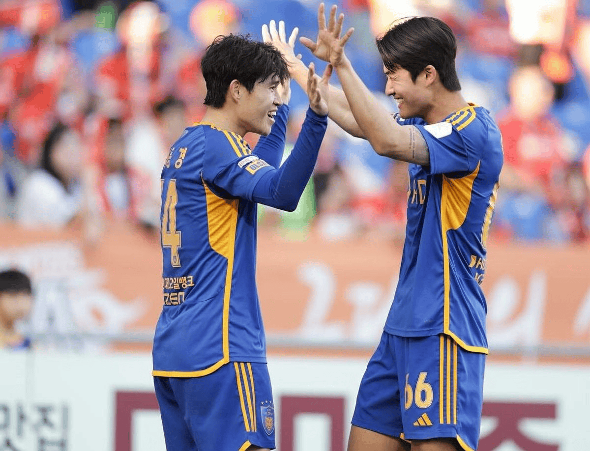 爱游戏体育-关于曼城训练开放日，国际比赛日单刀错失引欢呼，亚冠在即，赛程密集仍需轮换的信息-爱游戏体育