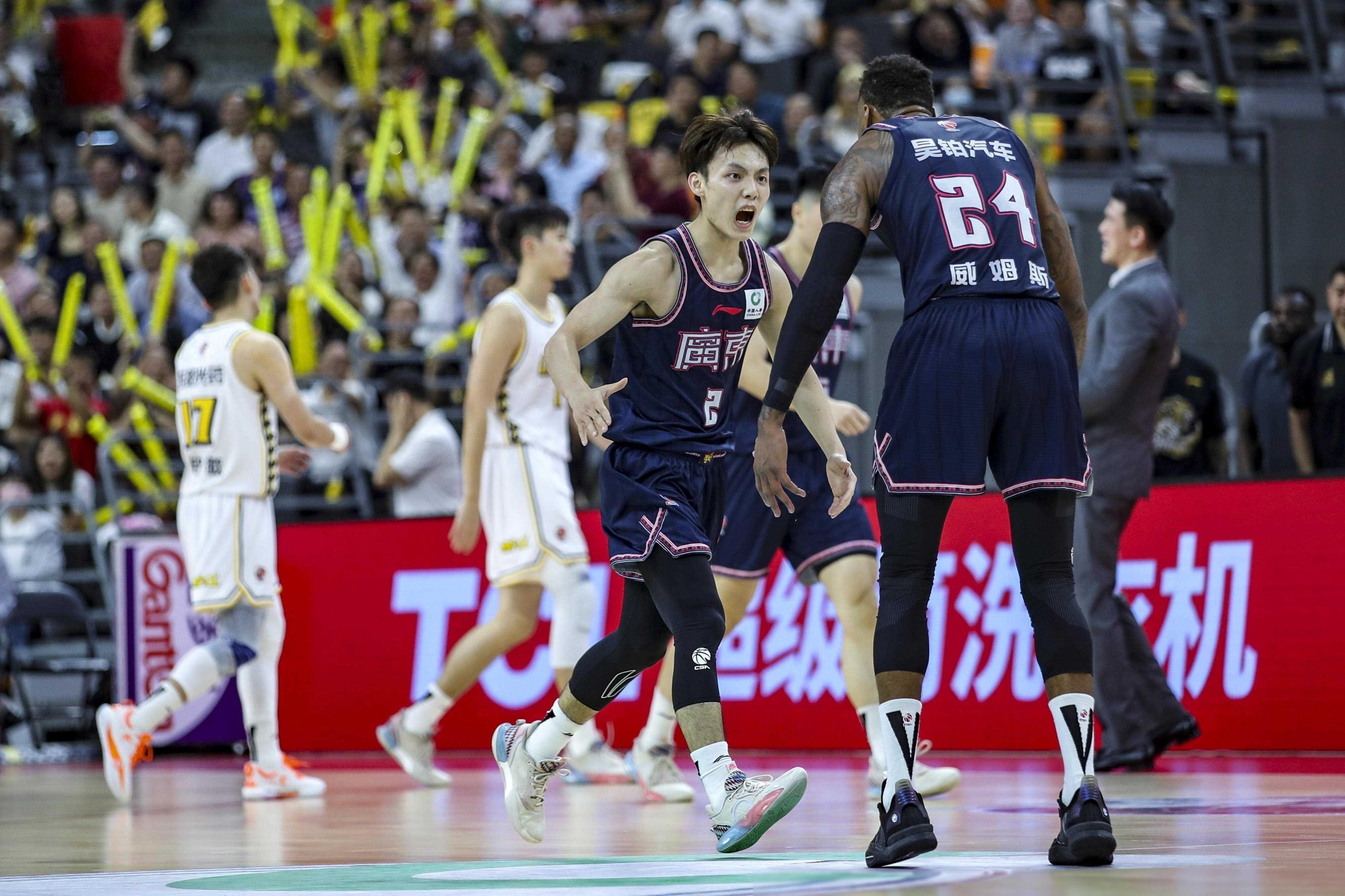 直播-CBA常规赛集结日再迎强敌，曼城伤情更新，主帅态度：震撼外界，年轻球员得到机会的简单介绍-直播